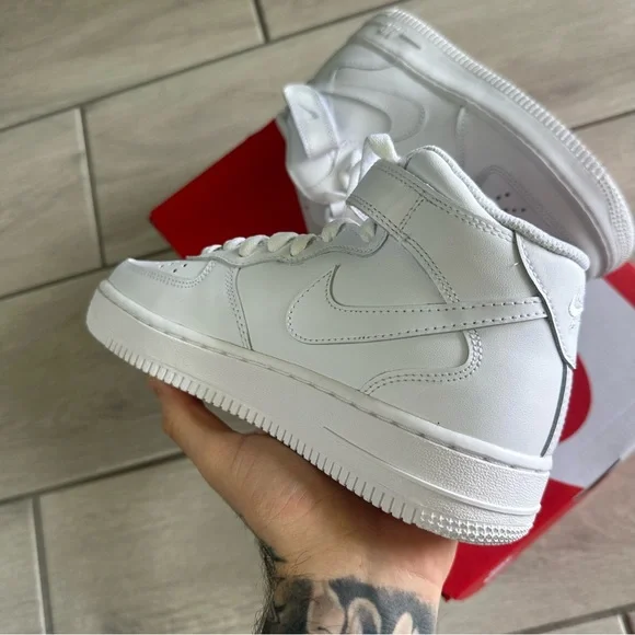 NIKE AIR FORCE 1 MID WHITE - Picture 3 of 4